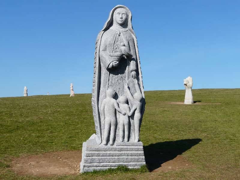 St Koupaia (  sculpteur Patrice LE GUEN ) Carnoet 22
