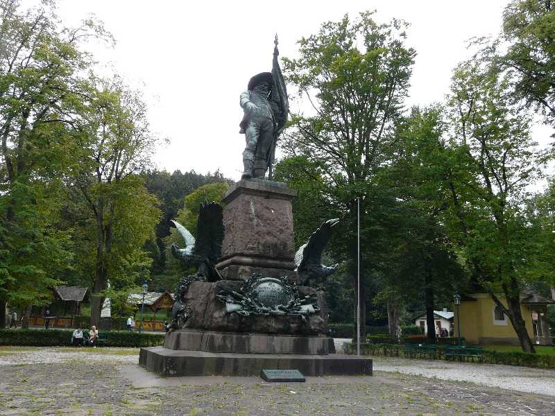 Statue Andras Hoffer (oeuvre de Natter )
