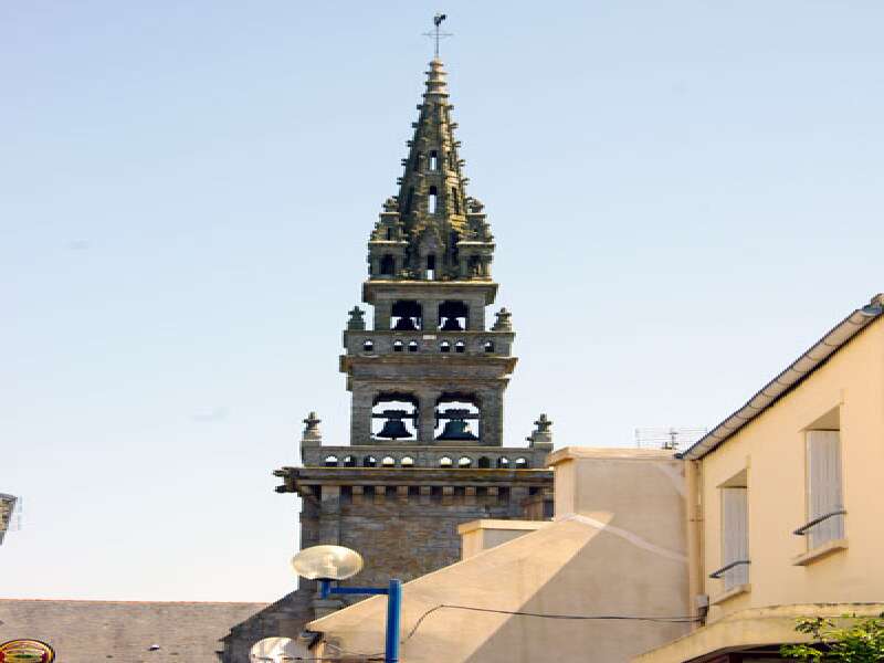 le clocher de l’eglise a Ouessant (photo : Michel Coatantiec)
