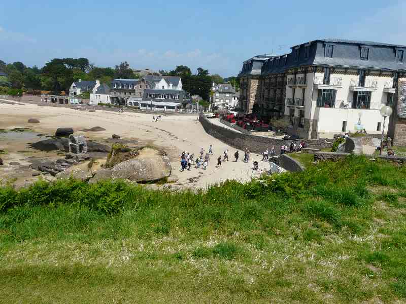 Vue sur la plage de St Guirec et l’oratoire ( 22 )
