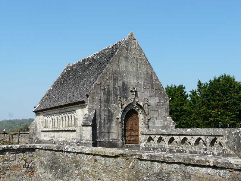Mausole Lady Mond (Belle -Isle en Terre  22  Cotes d’Armor  )
